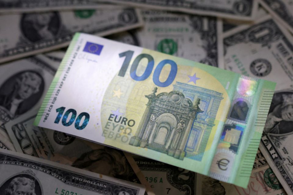 В один день долар і євро побили рекордні максимуми