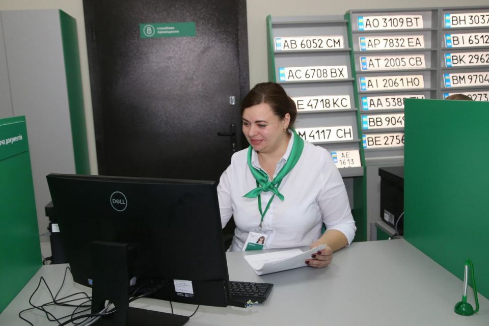 З гумором та креативом: які індивідуальні номерні знаки замовляли у 2025 році