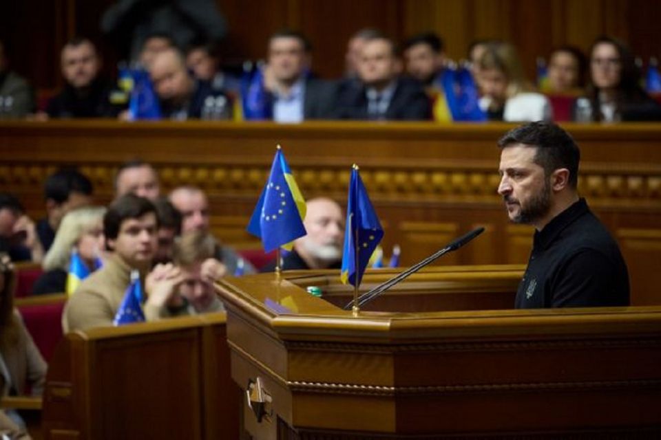 У Зеленського відреагували на «інсайд» FT про вибори та референдум в Україні