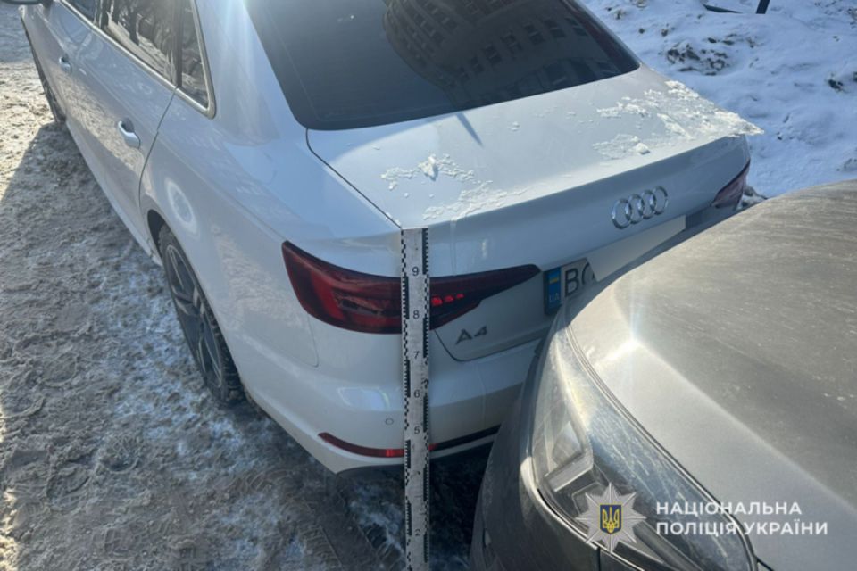 Деталі аварії з чотирма авто на Коновальця: одному з водіїв стало погано за кермом