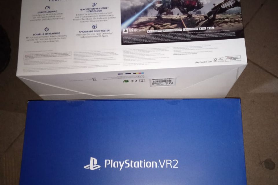 До Тернополя везли VR-окуляри: на кордоні вилучили контрабандні товари