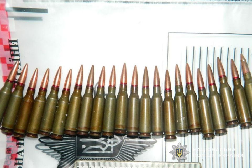 За незаконне поводження зі зброєю і боєприпасами відповідатимуть двоє чоловіків з Тернопільщини