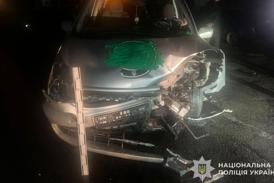 В аварії у Тернополі постраждали водій та пасажирка