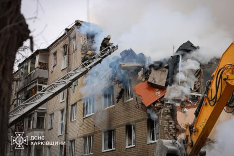 Внаслідок російського  ракетного удару зруйновано  5-поверхівку у Харкові: серед загиблих є діти