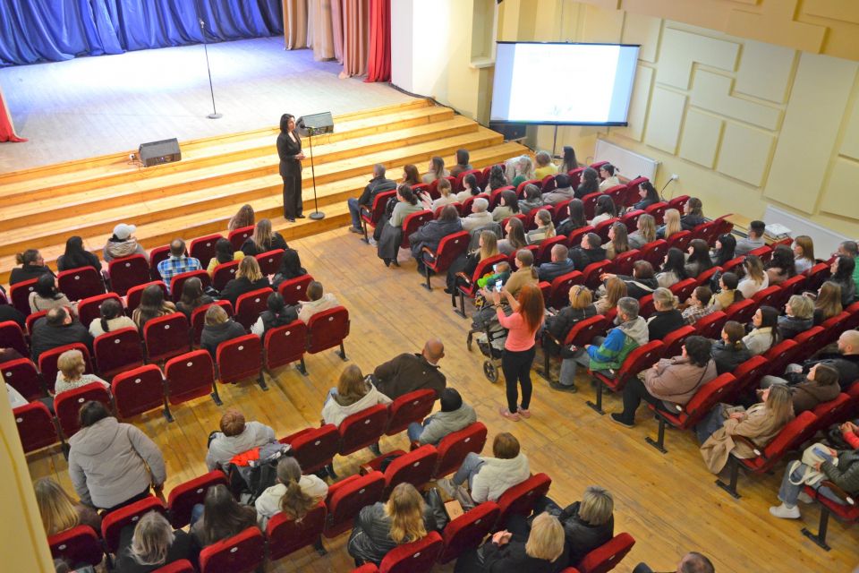 На базі якої із Чортківських шкіл можуть створити ліцей для учнів 10-12 класів: у громаді дискутують