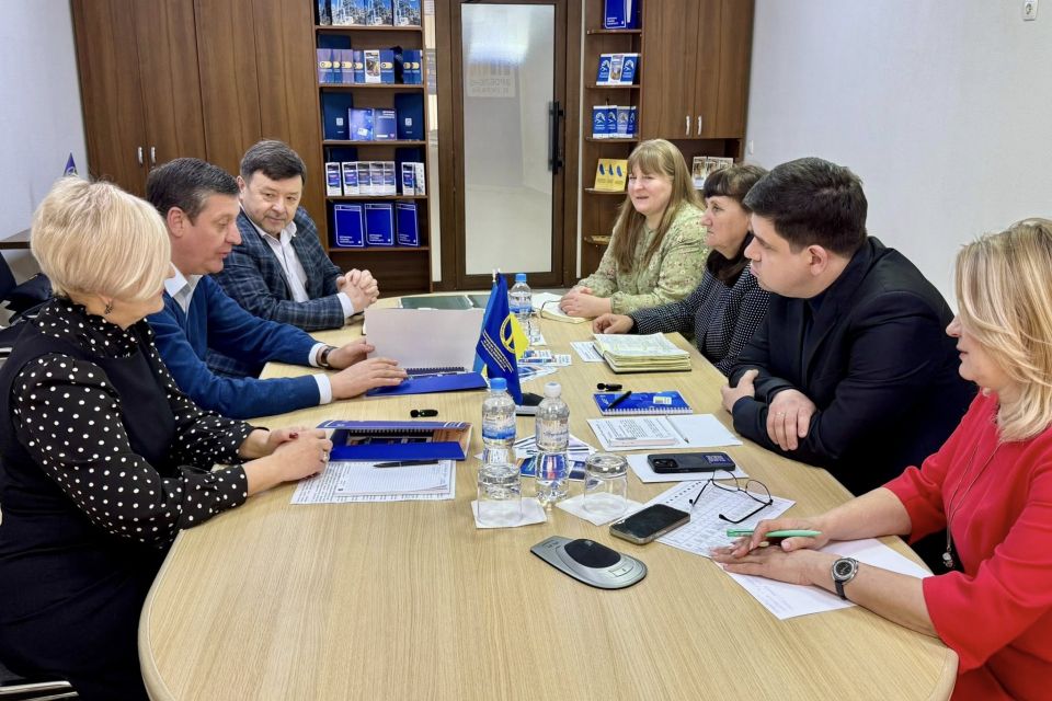 Між Тернопільським обласним центром зайнятості та Тернопільським вищим професійним училищем №4 ім. М. Паращука було підписано Меморандум про співпрацю