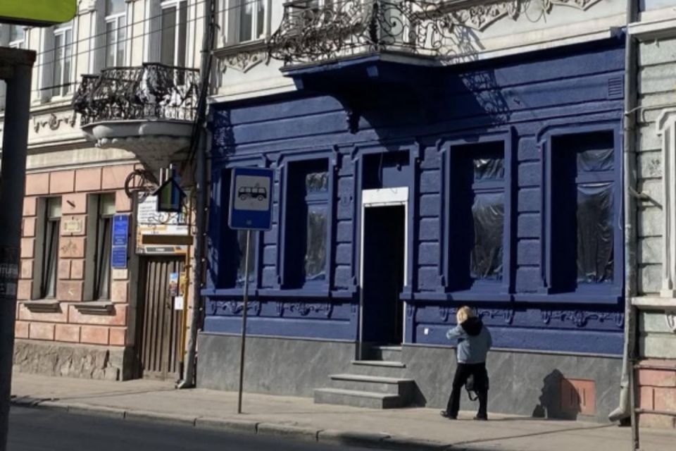 Новий фасад на Руській: муніципали склали протокол