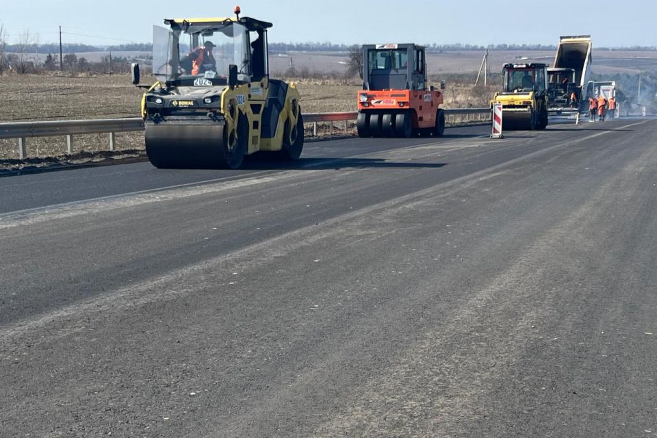 На Тернопільщині ремонтують дороги державного значення: де тривають роботи