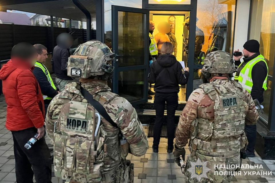 Мільйонні прибутки, 200 кг метадону – правоохоронці Тернопільщини викрили  групу наркоторговців