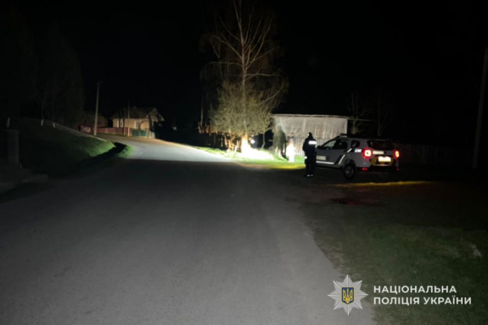 На Тернопільщині мотоцикл злетів з дороги і врізався в огорожу: 20-річна пасажирка в реанімації