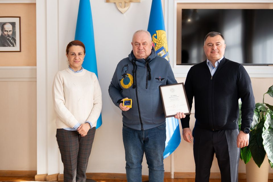 Золоте серце: тернопільський волонтер Юрій Кулик отримав почесну нагороду