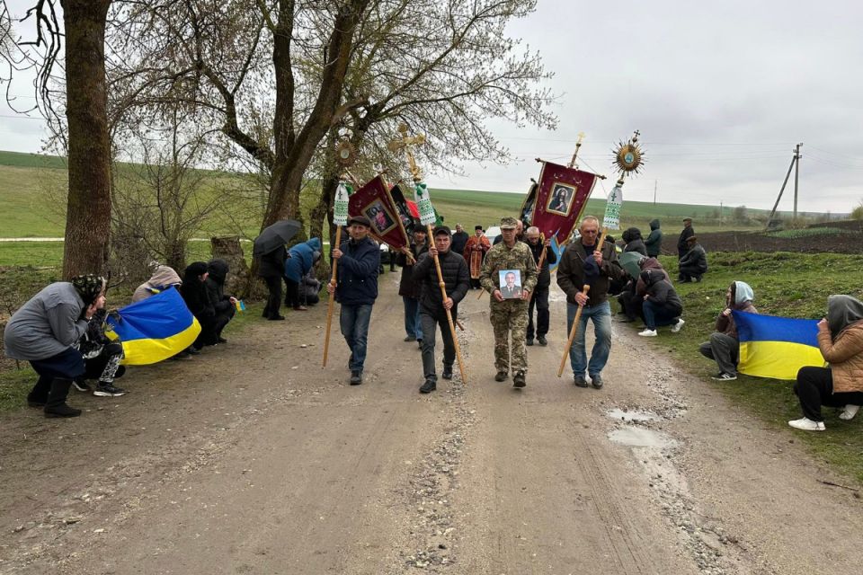 Козівщина прощається із ветераном війни Богданом Стециною
