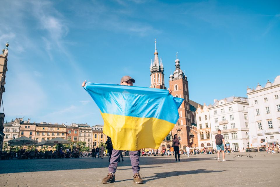 У Польщі хочуть змінити правила виплати  українцям