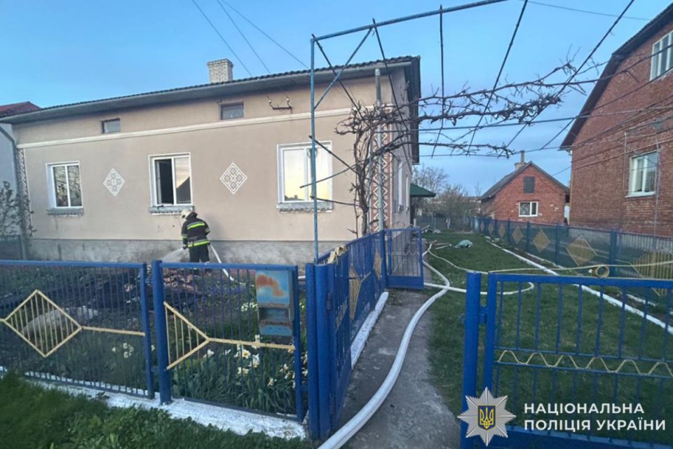 У пожежі в селищі Козова загинув 53-річний господар: чоловік міг отруїтися чадним газом