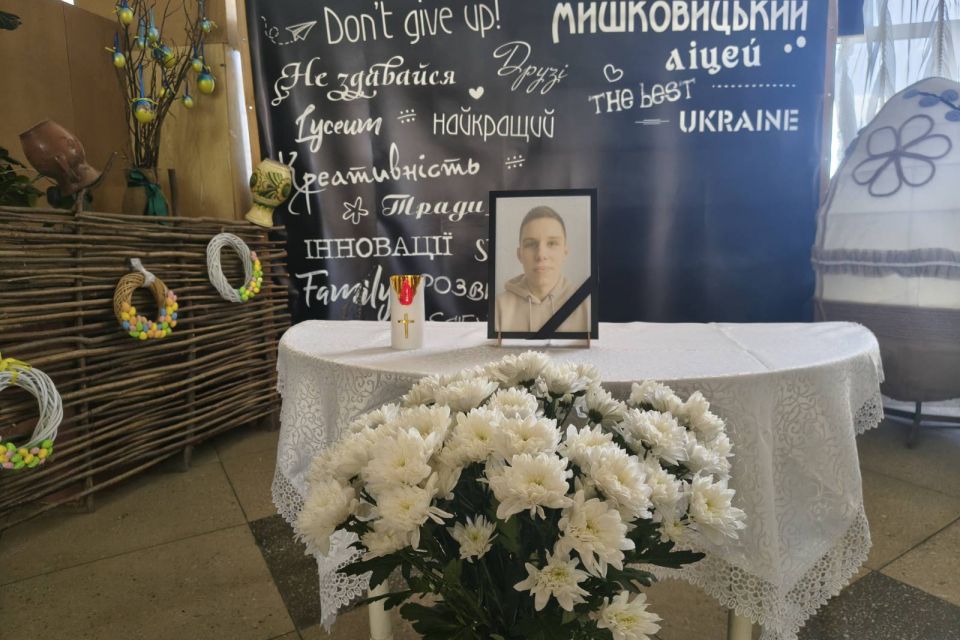 «Так болить, Максима більше немає…» 15-річний підліток помер у лікарні після ДТП і тритижневої коми