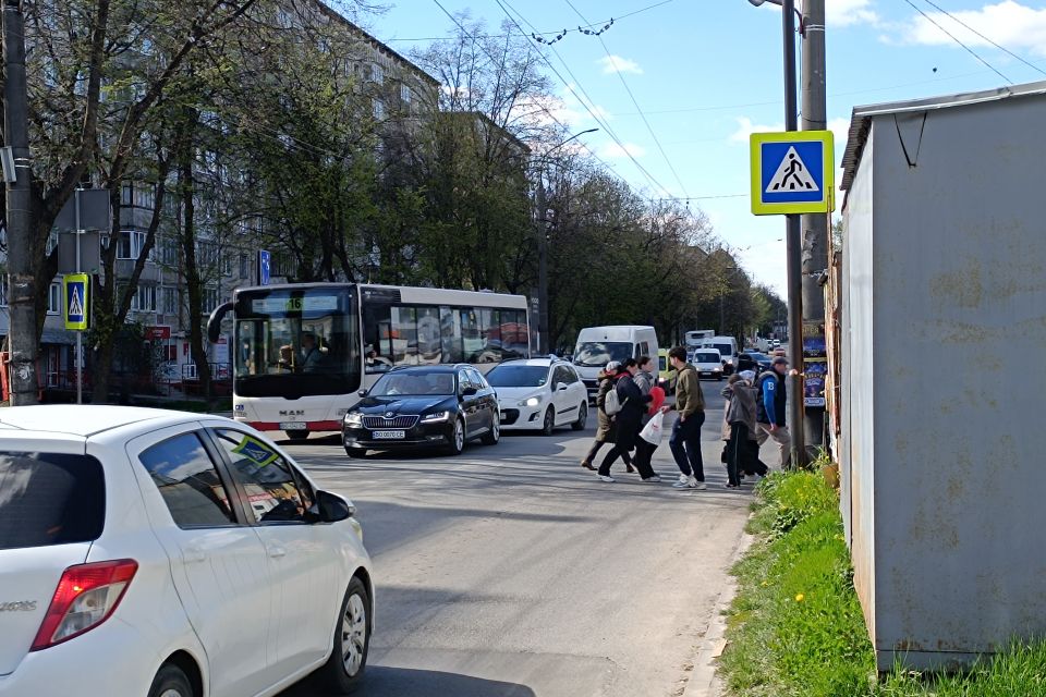 Пропонують прибрати пішохідний перехід на Київській — петиція