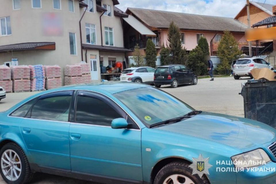 У Заліщиках водій, позбавлений права керування, пропонував поліцейським 200 доларів хабаря