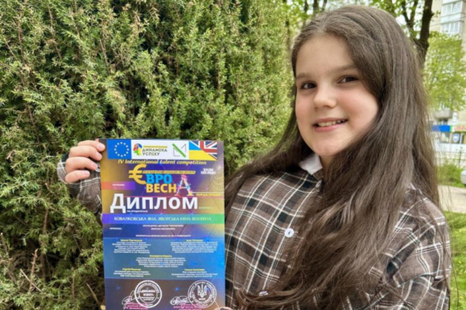 Юна піаністка з Тернополя Яна Ковалковська привезла перемоги з конкурсів в Іспанії та Польщі