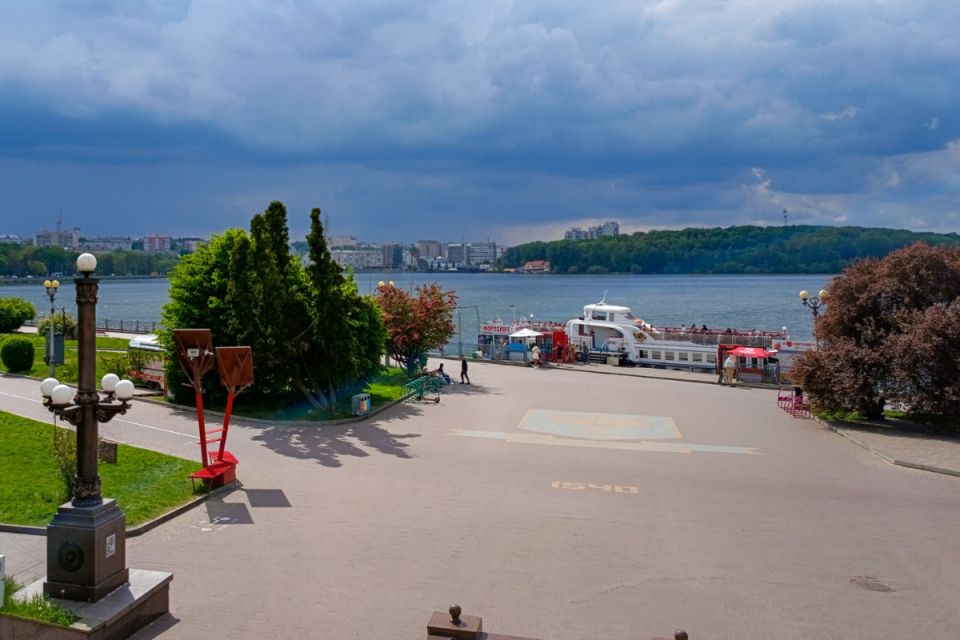 У найближчі дні потепліє до +28°, прогнозують грози і шквали