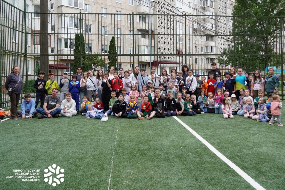 Новий універсальний спортивний майданчик відкрили на масиві «Сонячний»