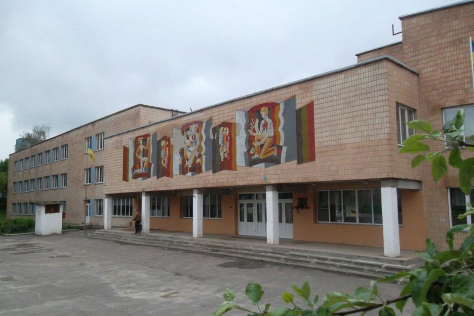 Скандал у школі №22: частина вчителів погрожують звільненням через конкурс на посаду директора