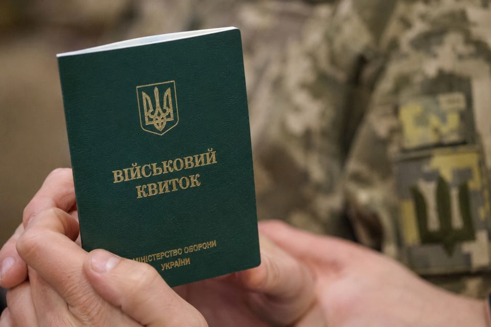 Чи могли утримувати 24-річного чоловіка в ТЦК до його 25-річчя і мобілізувати наступного дня?