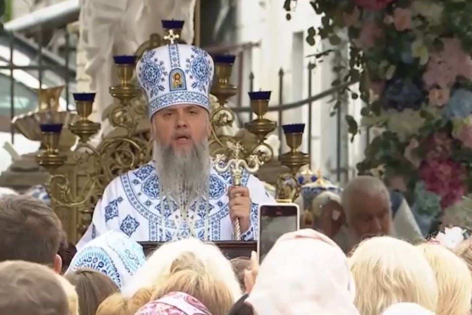 Митрополит Епіфаній очолив святкове богослужіння у кафедральному храмі Тернополя (Прямий ефір)