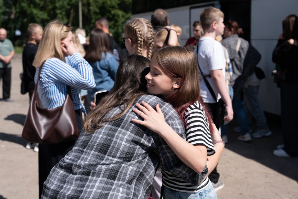Діти з Тернопільщини, які постраждали від війни, поїхали до літнього табору в Литві
