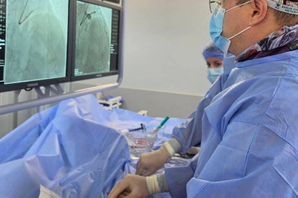 У Тернопільській обласній лікарні вперше провели високоточну операцію після складних уражень судин