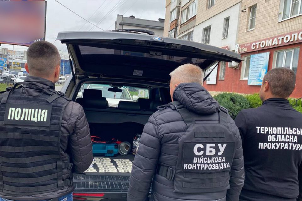 Обіцяв перевести пораненого військового в тил за $3500: як суд покарав екслікаря