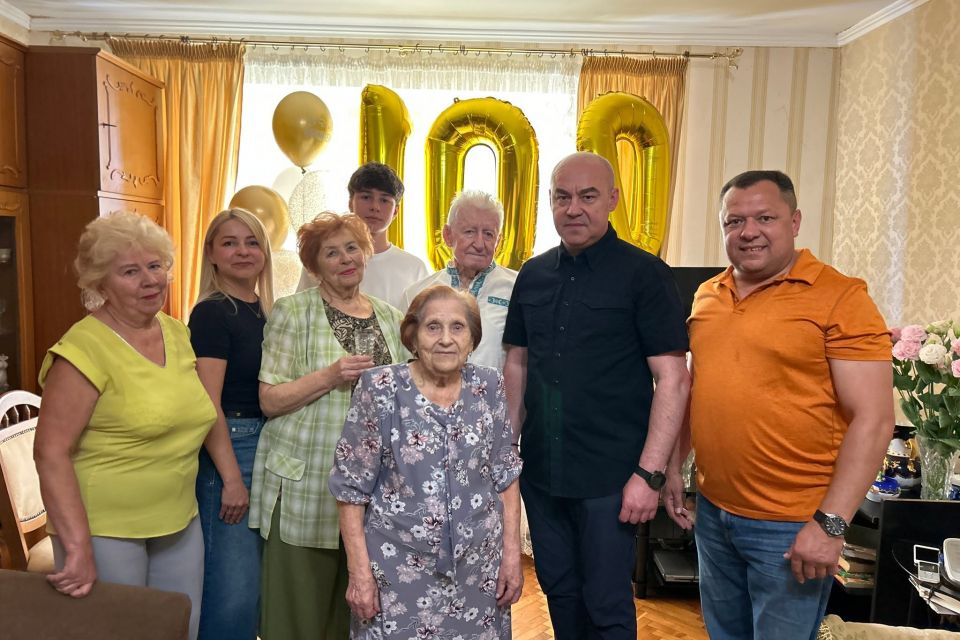 Пережила Голодомор і війну: жителька Тернополя відзначила 100-річний ювілей