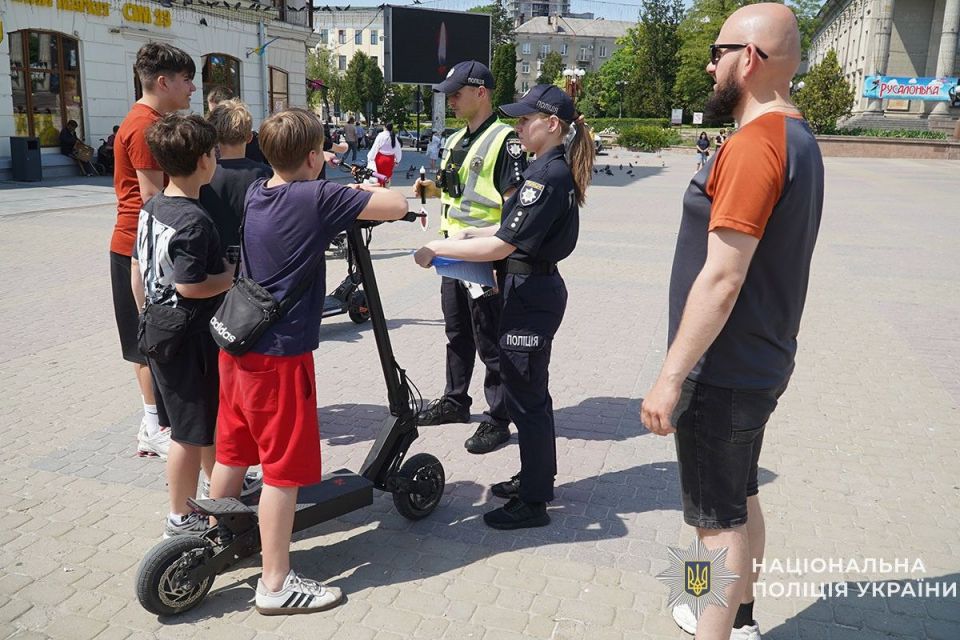 За два місяці поліція виявила десятки порушень серед водіїв електросамокатів