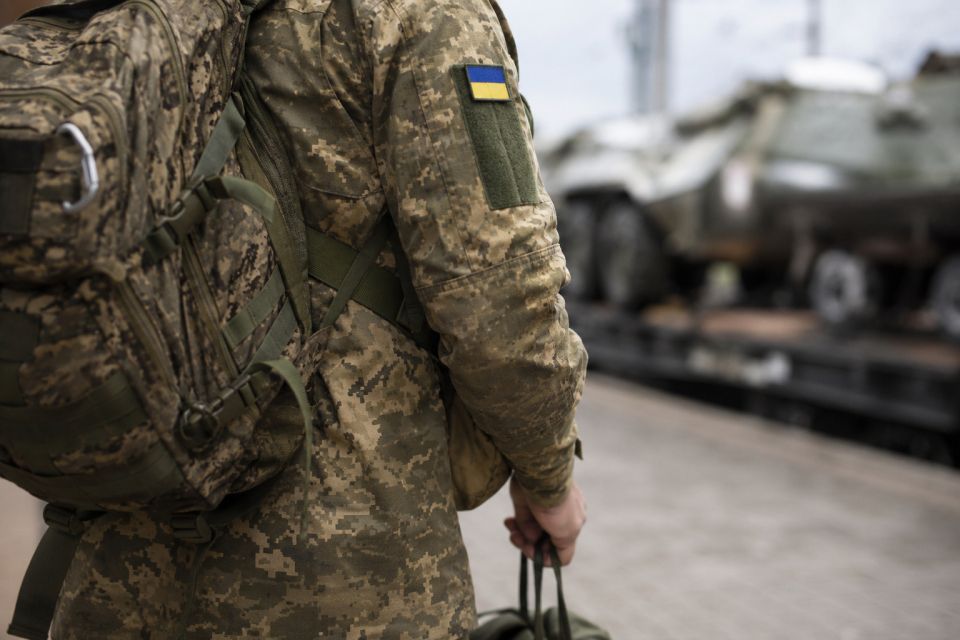Доглядав за тяжкохворою бабусею, але отримав 5 років тюрми: суд виніс вирок за дезертирство
