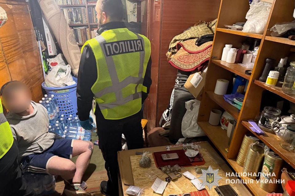 У Бережанах чоловік продавав наркотики по 300 гривень за грам: його затримала поліція