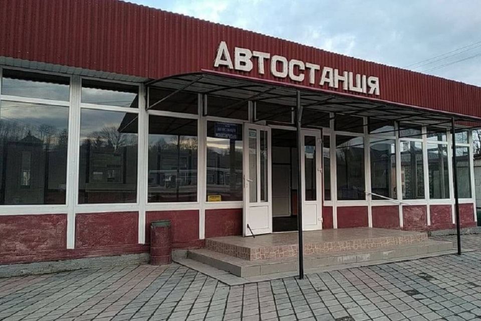 Приміщення продали, а що буде з автостанцією — не придумали. Продовження історії в Монастириськах