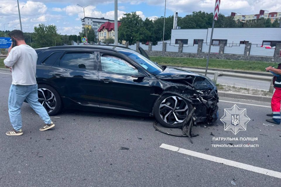 Аварія на Будного: є травмований, рух ускладнений