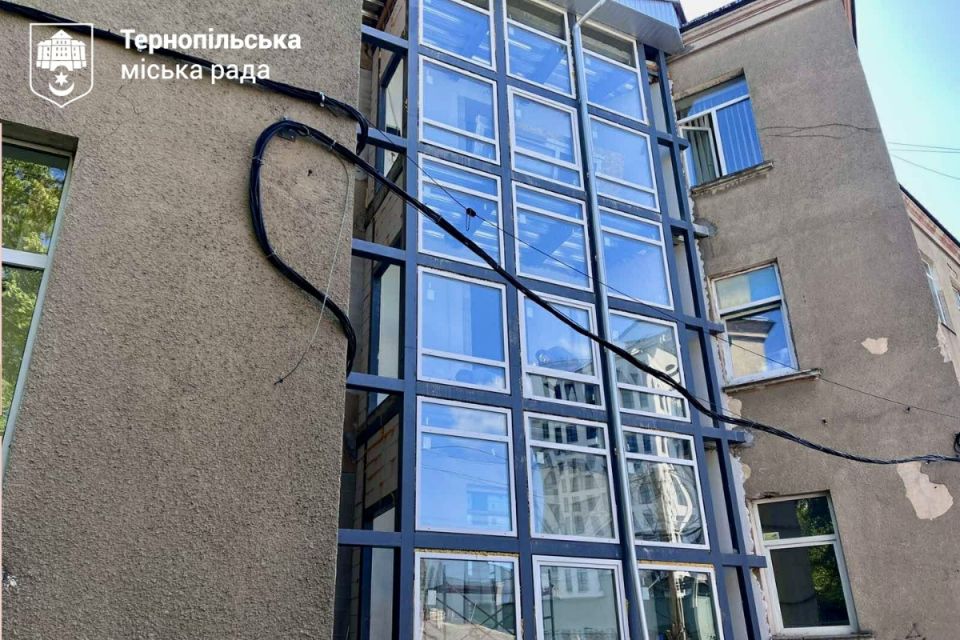 У поліклініці на Острозького встановлять сучасний пасажирський ліфт