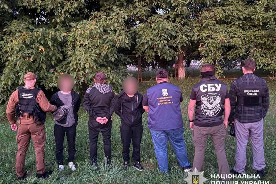 Поліція перекрила канал втечі за кордон: серед затриманих — житель Тернопільщини