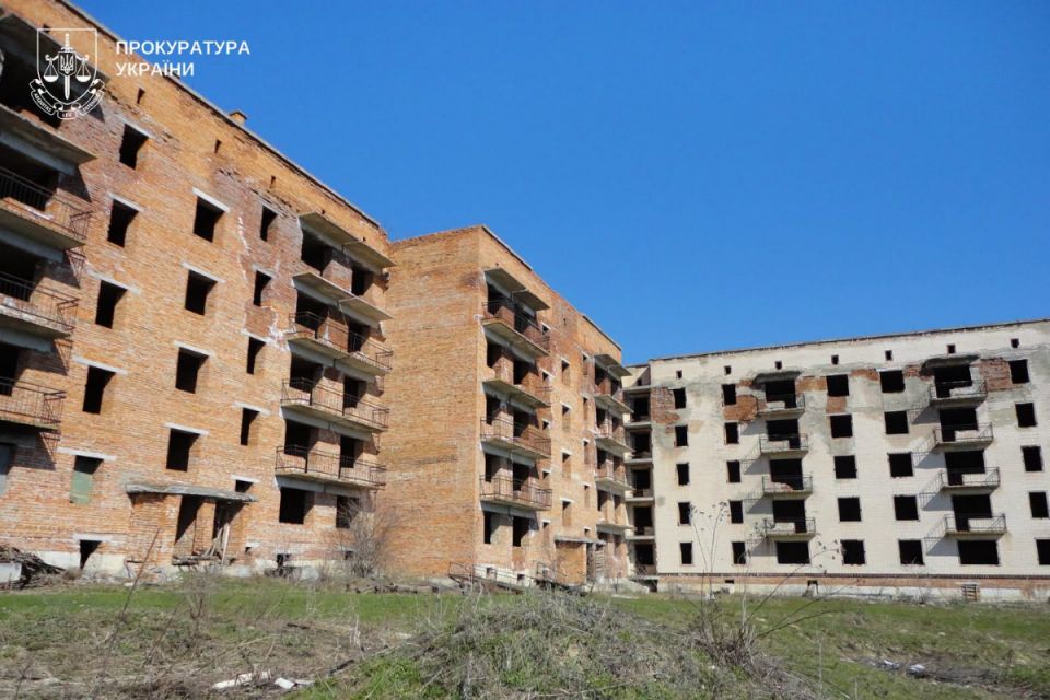 Багатоповерхівку на 90 квартир в Монастириськах повернули у власність держави