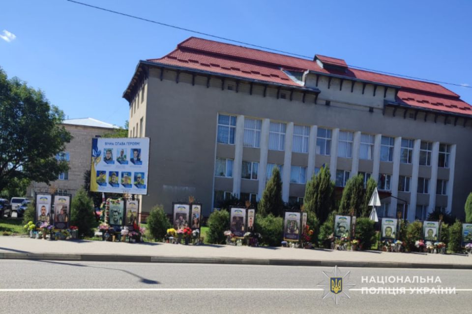 Трьох школярок покарали за танці під російську музику біля Алеї Героїв у Монастириськах