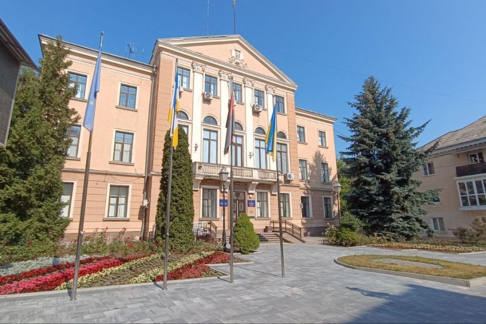 Нові укриття, квартира для громади, земельні питання: що хочуть розглядати на сесії міськради 11 вересня
