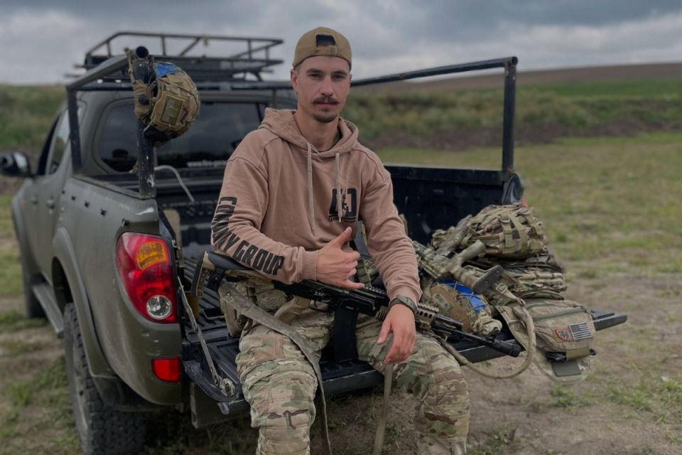 З Іспанії – на фронт, від мрій про родину – до останнього бою: історія загиблого воїна Богдана Починка