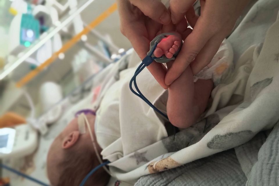 «Вагітність протікала добре, доки дитя не заплуталося в пуповині»: історія порятунку крихітки з Тернополя