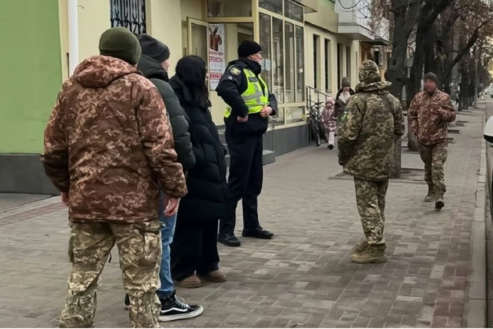 Вдарив військовослужбовця ТЦК під час оповіщення: яке покарання призначив суд