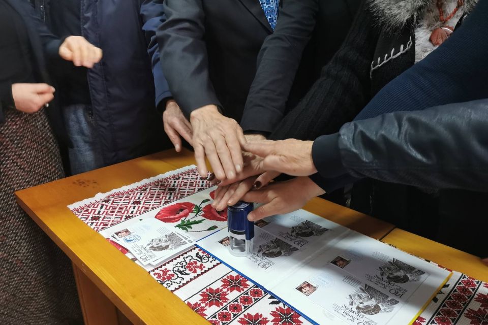 Ілюстрація тернопільського художника прикрасила ювілейну марку до 140-річчя Іванни Блажкевич
