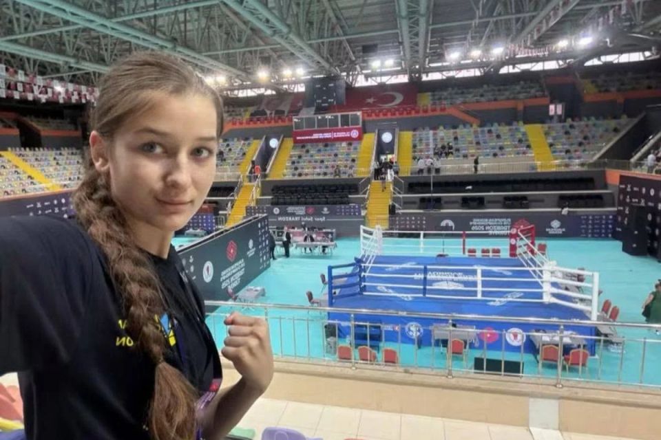 Школярка з Теребовлі Соломія Синявіцька дійшла до чвертьфіналу чемпіонату Європи з боксу