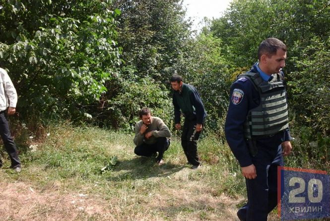 Трагедія на Борщівщині: про те, що тато застрелив маму, повідомив односельців син, який втік з дому городами