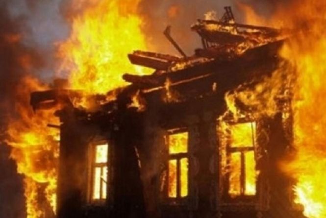 Результат пошуку зображень за запитом горів житловий будинок"