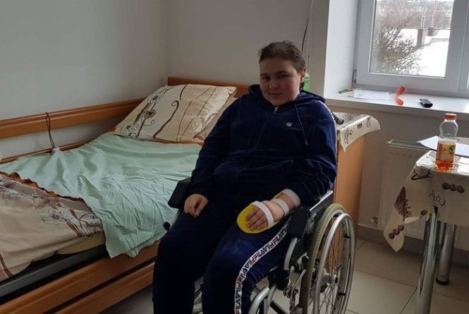 "Змалку Вікуся була здорова та весела, а зараз вже шість років бореться з раком": дівчинка із Чорткова потребує допомоги