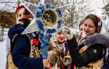 Топ українських колядок від Різдва до Водохреща